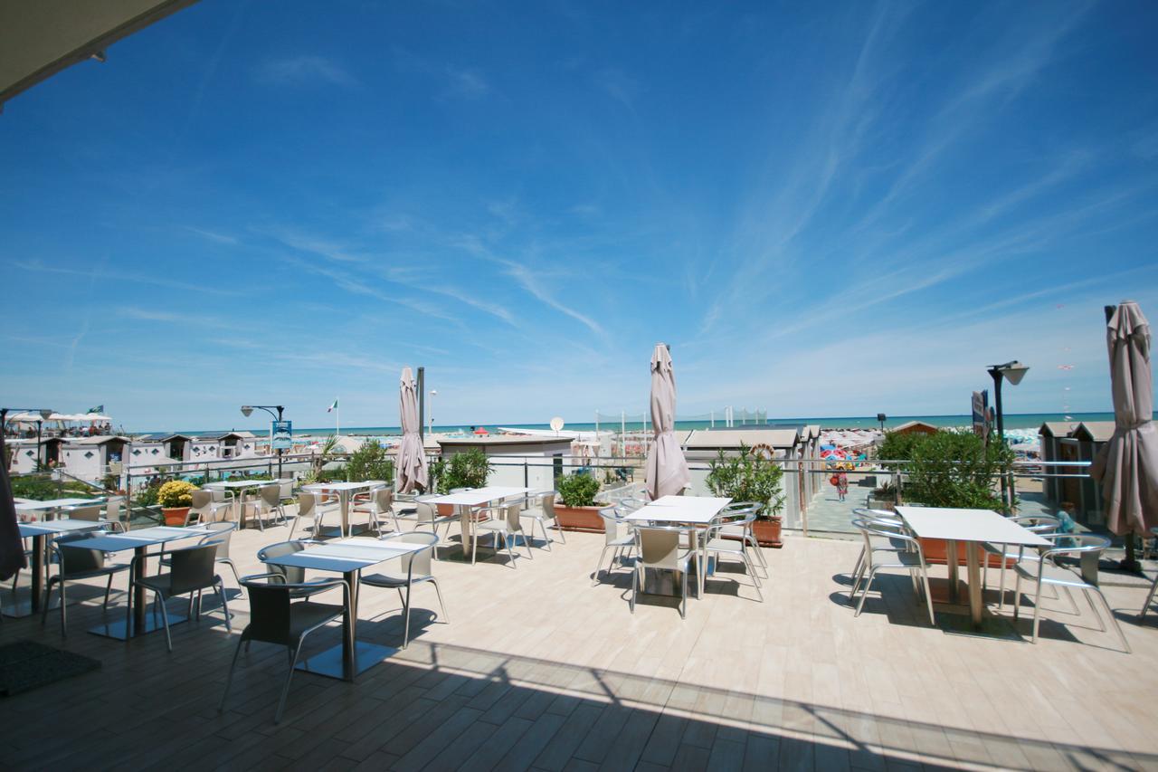 Hotel Excelsior Cattolica Exteriör bild
