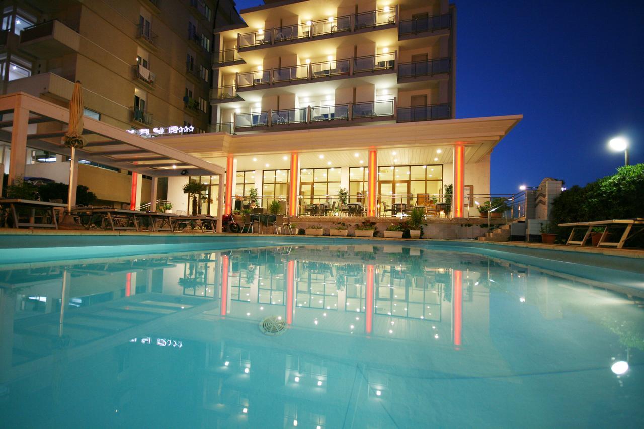Hotel Excelsior Cattolica Exteriör bild